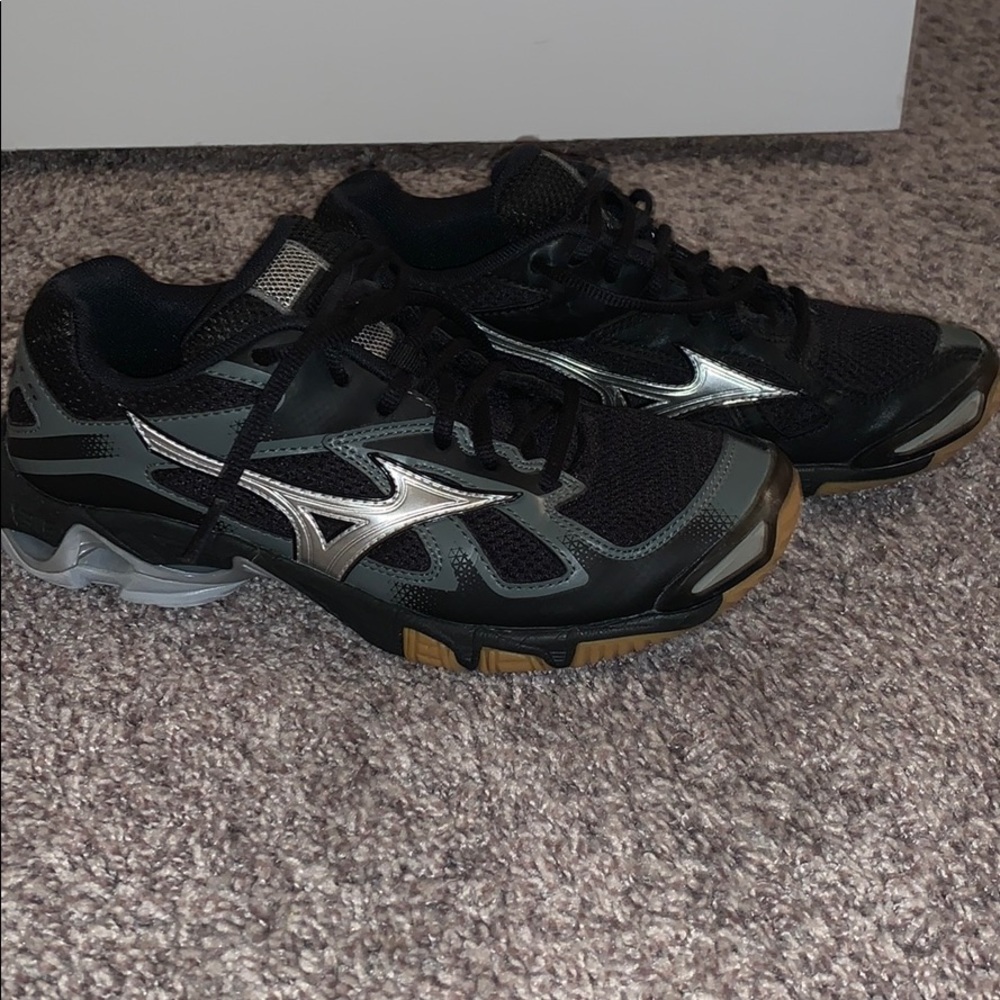 Volleyball shoes